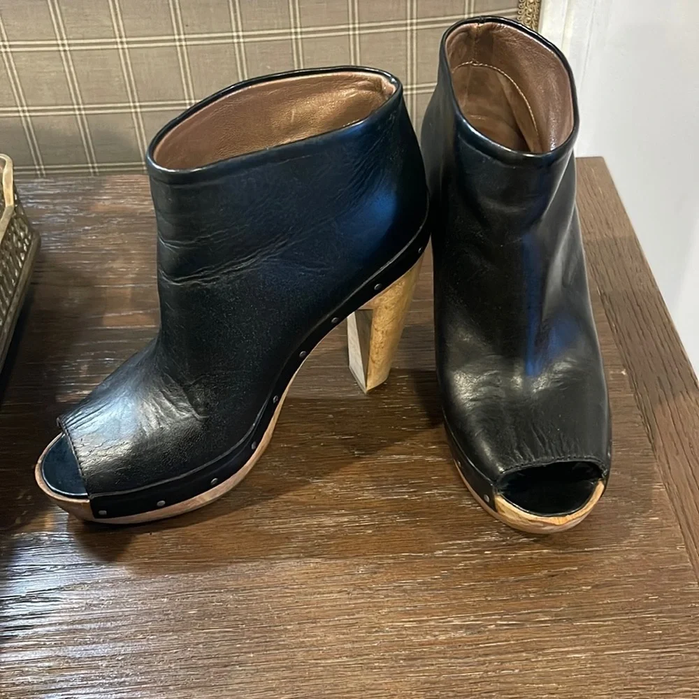 Marni Peep Roe Booties black with Wooden Heels, size 37 (US 7)
